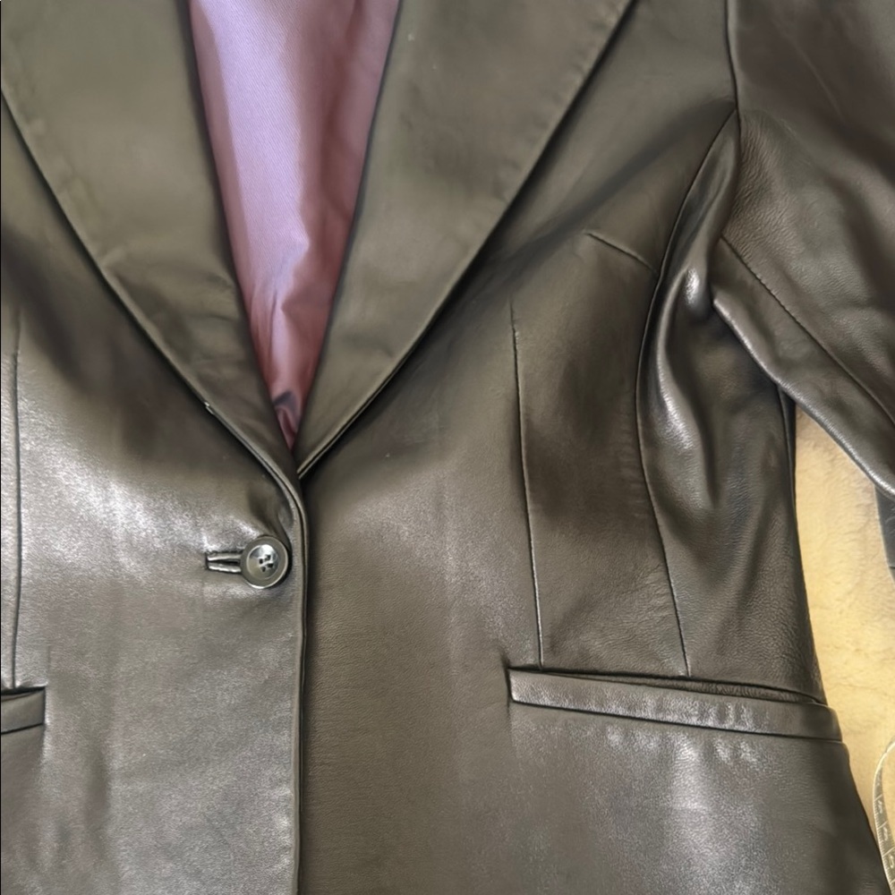 Women's Black Leather Jacket - Picture 10 of 16